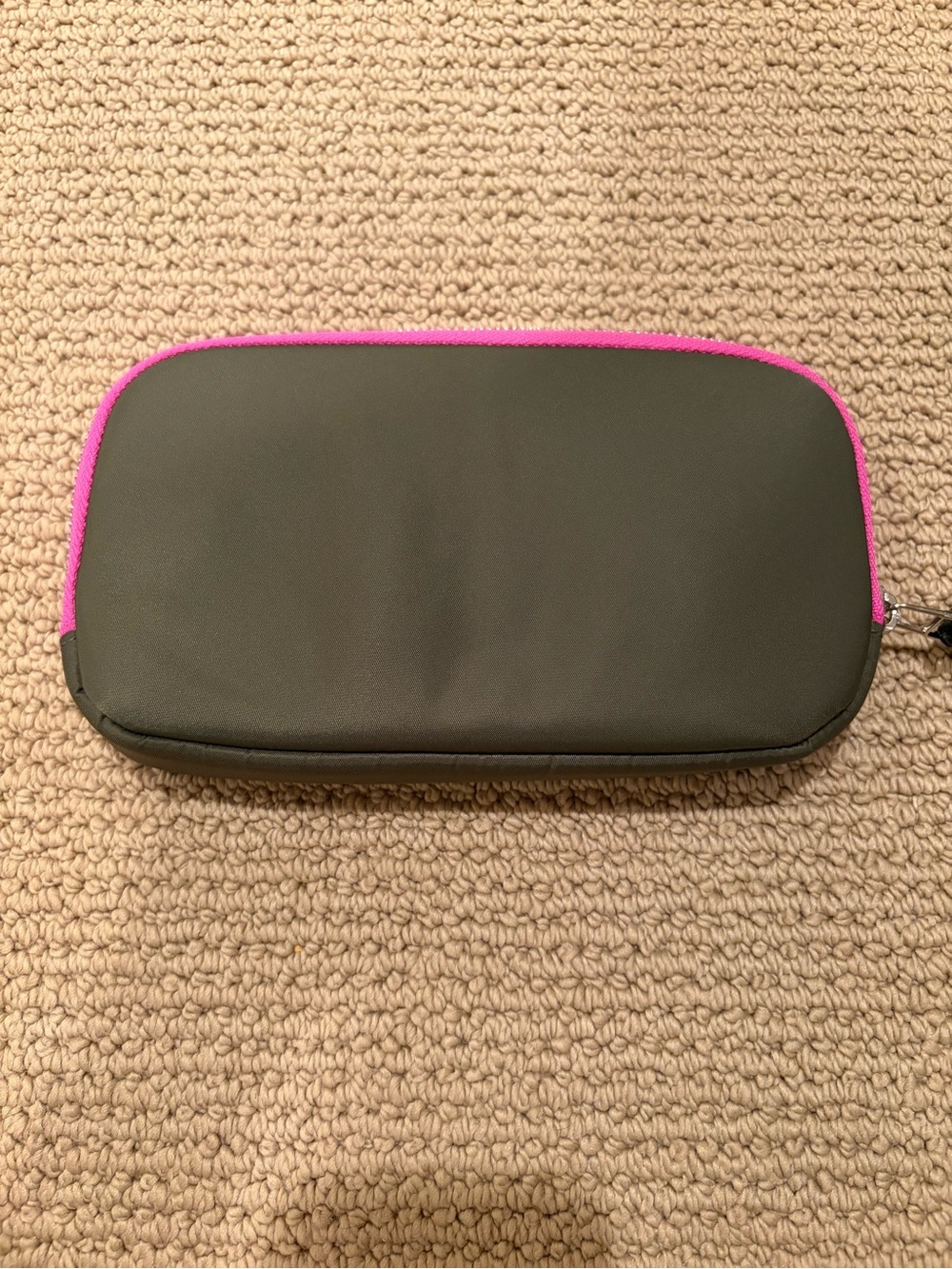 shortyLOVE jetty - clutch wallet in Army Green - Picture 2 of 9